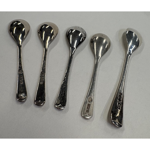 298 - Five silver mustard spoons. Various dates and makers. Approx. 19 grams. Est. £20 - £30.