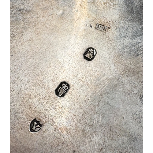 423 - DUBLIN: A good 18th Century Irish silver teapot stand on feet. 1795. By JM. Approx. 243 grams. Est. ... 