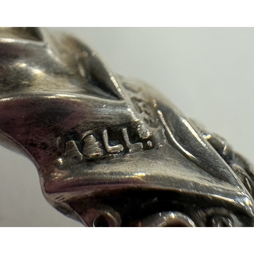 451 - A silver-mounted crumb brush. Birmingham 1890. By Adie & Lovekin Ltd. Est. £20 - £30.