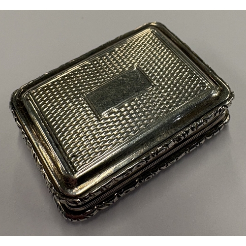 458 - A silver vinaigrette. Birmingham 1821. By IS. Approx. 26 grams. Est. £150 - £200.