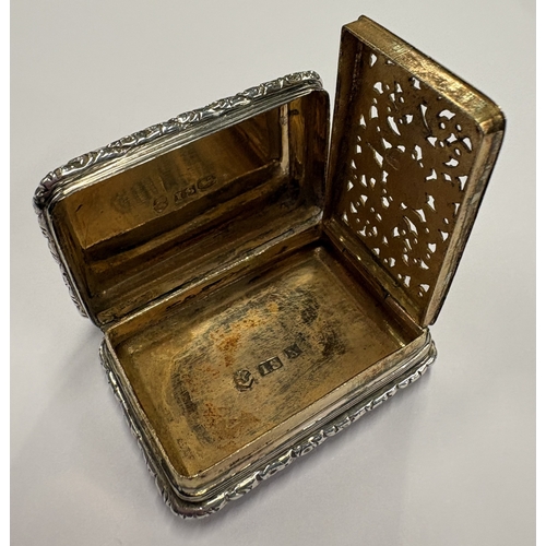 458 - A silver vinaigrette. Birmingham 1821. By IS. Approx. 26 grams. Est. £150 - £200.