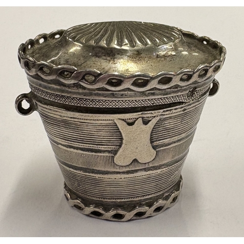 462 - A 19th Century Dutch silver peppermint box, marked to base. Approx. 17 grams. Est. £50 - £80.