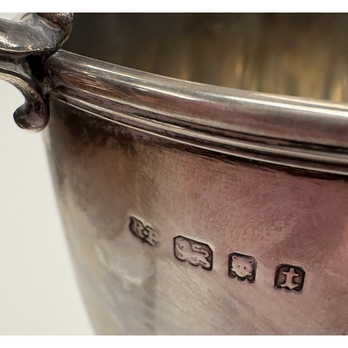 479 - A plain George V silver two-handled cup inscribed 'British Dental Association Southern Cup 1935'. Lo... 