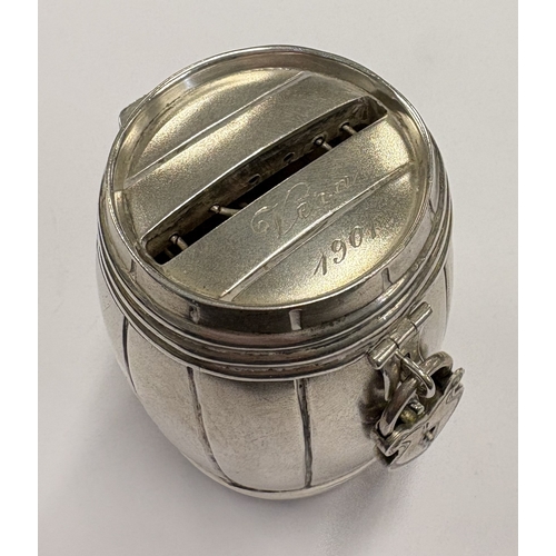 572 - A novelty barrel-shaped 19th/20th Century Continental silver money box, marked to base. Approx. 68 g... 
