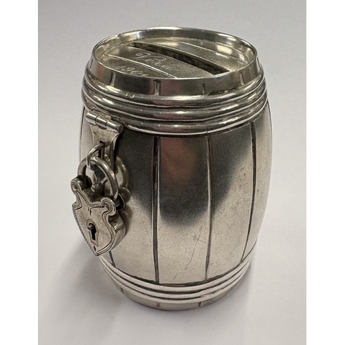 572 - A novelty barrel-shaped 19th/20th Century Continental silver money box, marked to base. Approx. 68 g... 