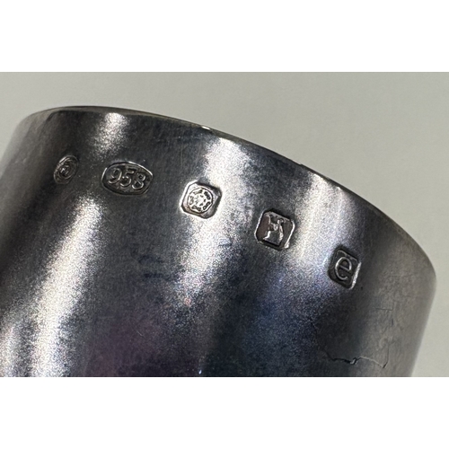 576 - A Britannia Standard silver tumbler cup contained within original box. Sheffield 2004. By Francis Ho... 