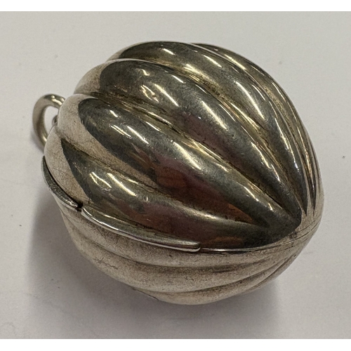 583 - A novelty nutmeg-shaped Victorian silver box. Birmingham 1886. By George Unite. Approx. 33 grams. Es... 