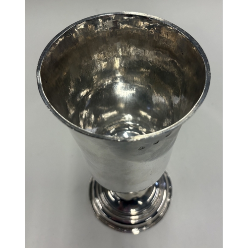 587 - A George I Britannia Standard silver chalice. London 1717. Approx. 300 grams. Est. £1200 - £1500.