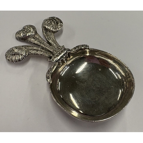 669 - A silver caddy spoon commemorating The Prince of Wales. London 1981. Approx. 28 grams. Est. £80 - £1... 