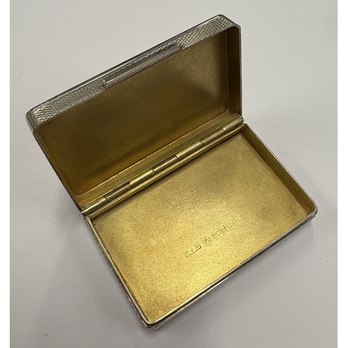 549 - A Britannia Standard silver snuff box with engine-tuned decoration. London 2007. By PJD. Approx. 80 ... 