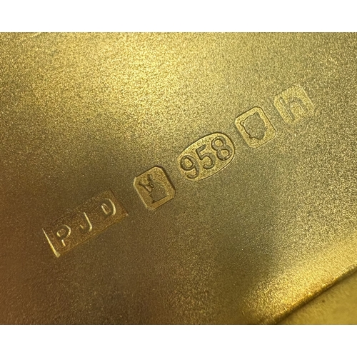 549 - A Britannia Standard silver snuff box with engine-tuned decoration. London 2007. By PJD. Approx. 80 ... 