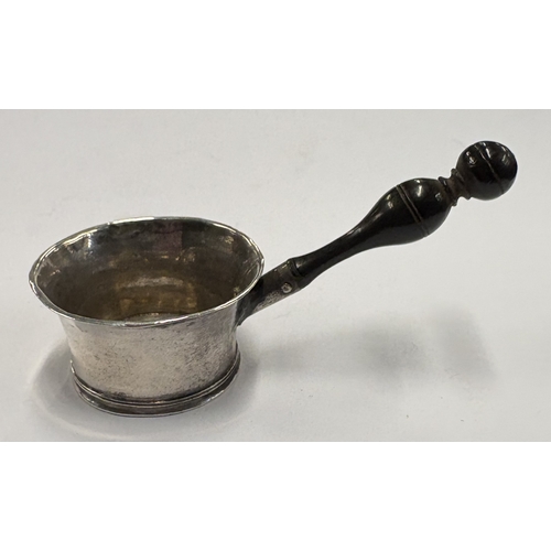 556 - An 18th Century silver toy bandy pan, maker's and lion mark only to base. Circa 1720. Approx. 11 gra... 