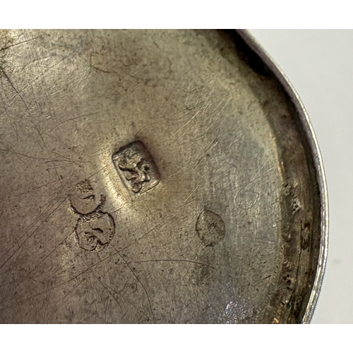 556 - An 18th Century silver toy bandy pan, maker's and lion mark only to base. Circa 1720. Approx. 11 gra... 