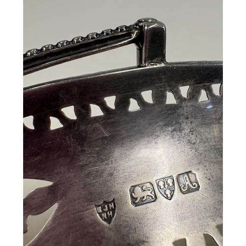 559 - CHESTER: A pierced silver basket in the Georgian style. 1901. By Hassler Brothers. Approx. 143 grams... 