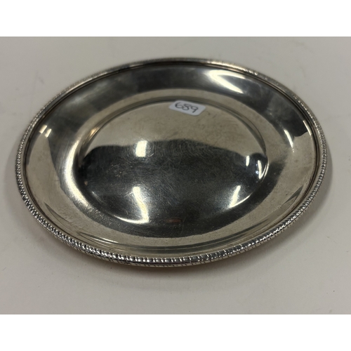 689 - HESTER BATEMAN: A good Georgian silver wine funnel stand with gadroon rim. London. Approx. 87 grams.... 