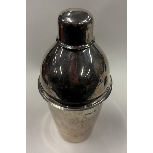 690 - A heavy plain silver cocktail shaker with gilt interior. Sheffield 1996. By Elkington & Co Ltd. Appr... 