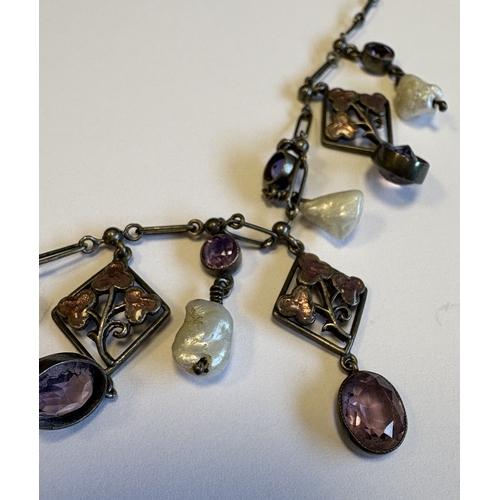 737 - A stylish silver and pearl-drop necklace with enamel decoration. Approx. 14 grams. Est. £30 - £50.