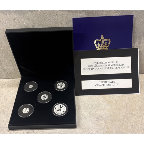 321 - A good silver five coin set in box. Est. £30 - £50.