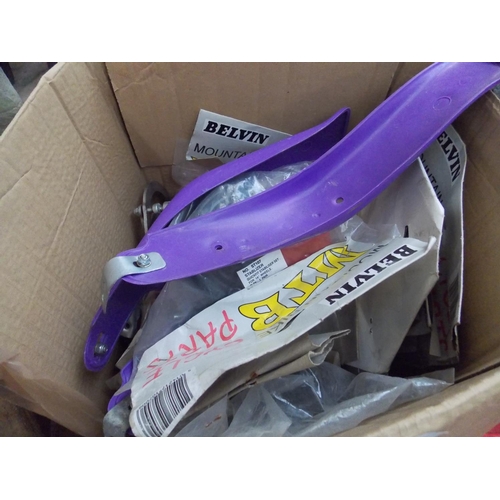 86 - A BOX CONTAINING VARIOUS CYCLE ACCESSORIES TO INCLUDE BRAKES, REFLECTORS, MUD GUARDS ETC