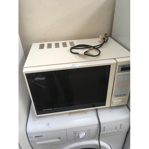 102 - A PROLINE M2020 MICROWAVE