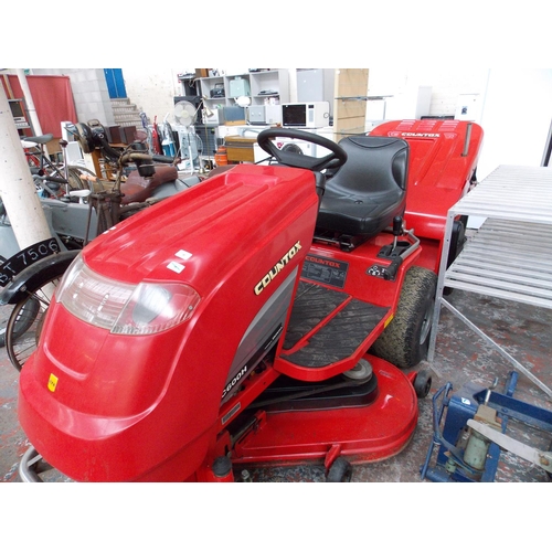 18 - A RED HONDA C600H COUNTAX RIDE ON TRACTOR LAWN MOWER W/O - KEYS IN OFFICE