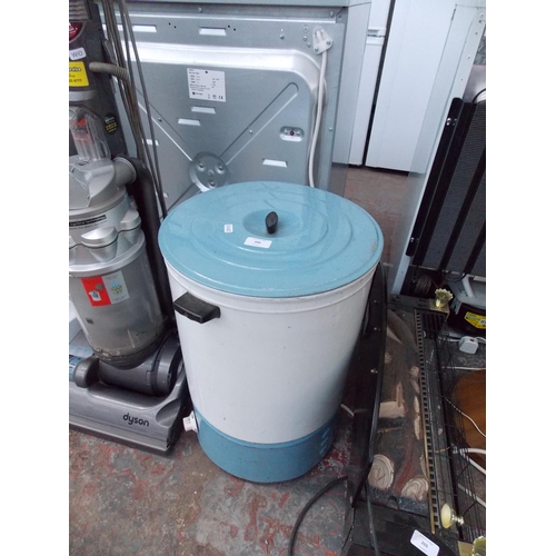 206 - A BLUE AND WHITE VINTAGE ENAMEL HOT WATER BOILER