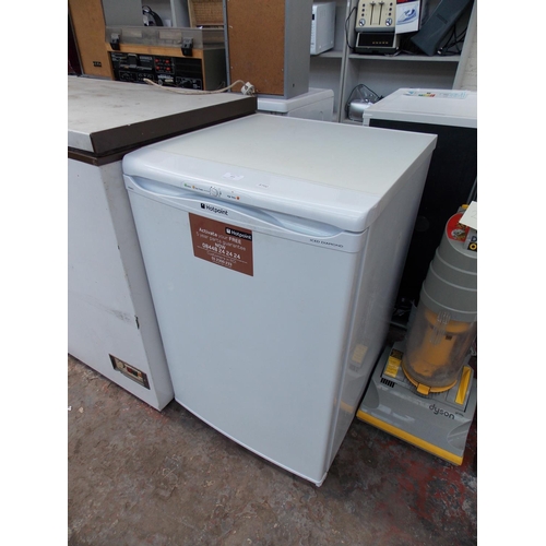 211 - A HOTPOINT ICE DIAMOND MODEL RZAV21 UNDER COUNTER FREEZER IN W/O