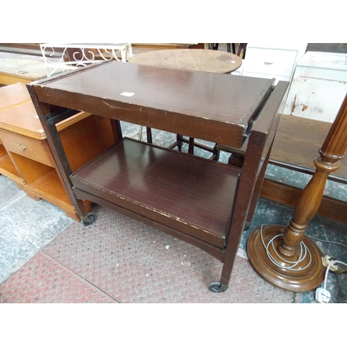 559 - A MAHOGANY DUMBWAITER