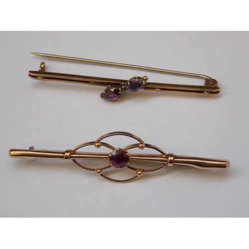 477 - TWO 9 CARAT GOLD PURPLE BROOCHES