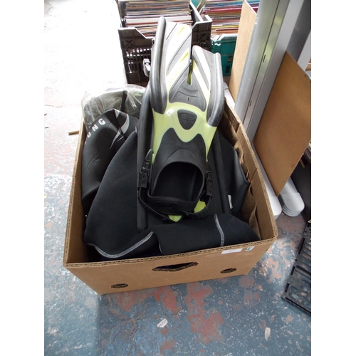 255 - ONE BOX CONTAINING SCUBA DIVING EQUIPMENT TO INCLUDE, FLIPPERS, REGULATORS, SCUBAPRO SHOES AND DIVIN... 