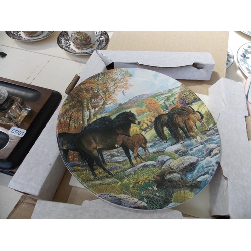 363 - A COLLECTION OF DAVENPORT HORSE SCENE COLLECTORS PLATES