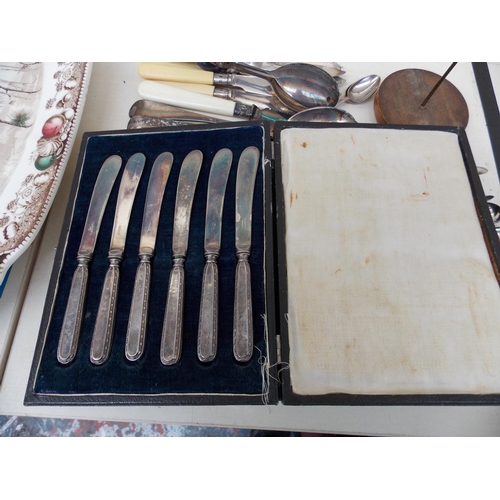 367 - A COLLECTION OF VINTAGE CUTLERY AND MIXED CHINA