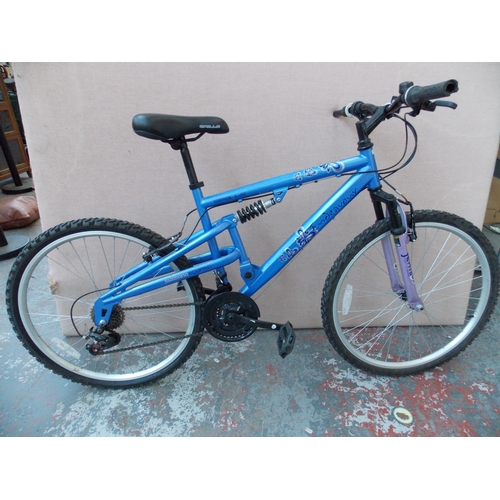 6 - A BLUE APOLLO ENDEAVOUR DUAL SUSPENSION GENTS MOUNTAIN BIKE WITH 18 SPEED SHIMANO GEAR SYSTEM