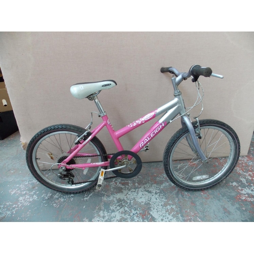 Raleigh cheap pink bike