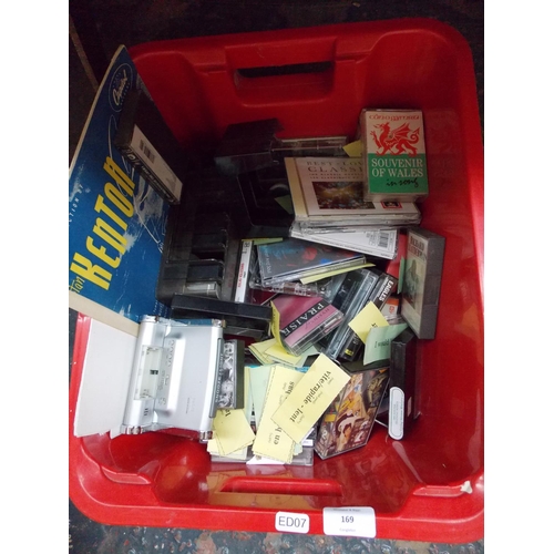 138 - A BOX CONTAINING VINTAGE CASSETTES, CLASSICAL CD'S, BROWN LEATHER HANDBAG ETC