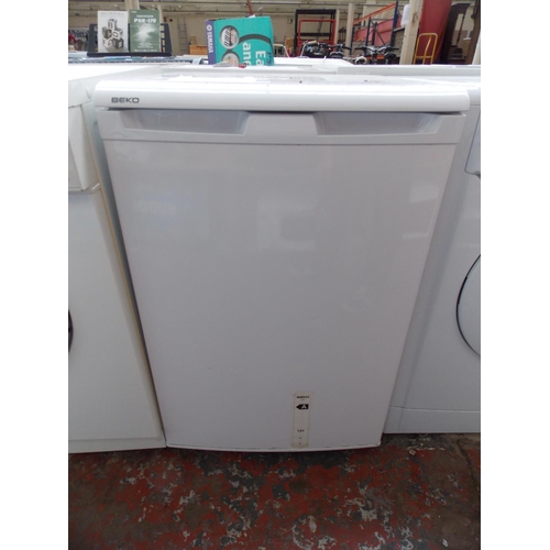 115 - A BEKO UNDER COUNTER FRIDGE W/O