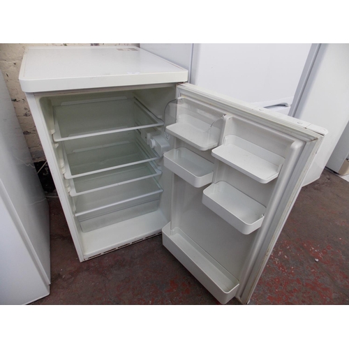 107 - A BOSCH CLASSIXX UNDER COUNTER FRIDGE (W/O)