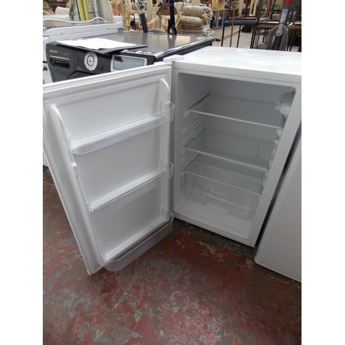 117 - A WHITE UNDER COUNTER FRIDGE W/O