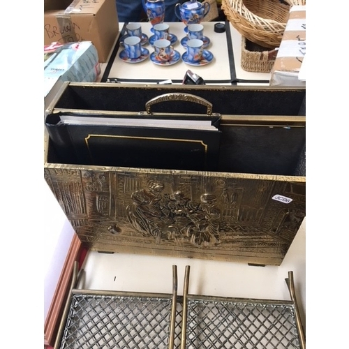 224 - A BRASS LOG BOX AND A BRASS MAGAZINE RACK