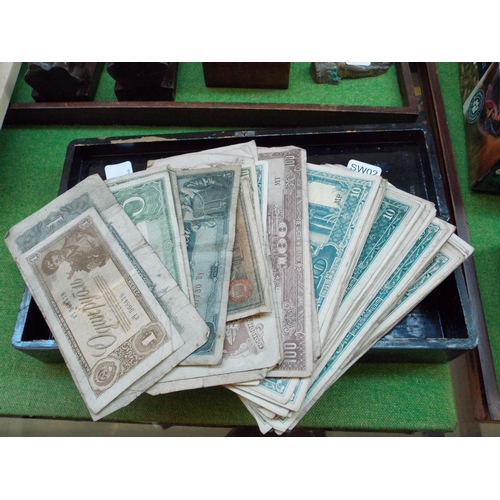 359 - A COLLECTION OF VARIOUS VINTAGE RUSSIAN AND JAPANESE NOTES