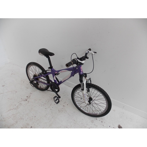 6 - A PURPLE CARRERA LUNA CHILD'S MOUNTAIN BIKE WITH FRONT SUSPENSION AND 7 SPEED SRAM GEAR SYSTEM