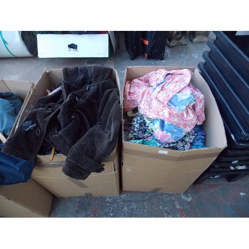 163 - FIVE BOXES AND A SUITCASE OF VINTAGE CLOTHING TO INCLUDE DRESSES, PARKA COAT, JUMPERS, CARDIGANS ETC