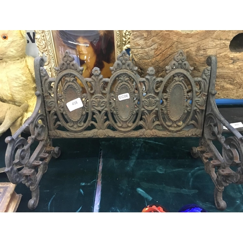 458 - A MINIATURE CAST IRON BENCH (IN NEED OF ATTENTION)