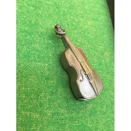 477 - A CELLO VESTA CASE