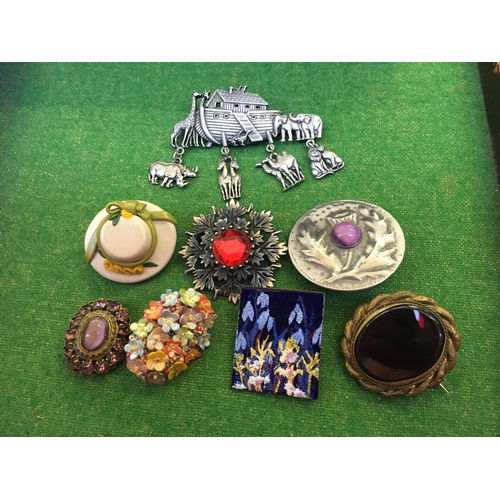 484 - A BOX OF MIXED COSTUME JEWELLERY