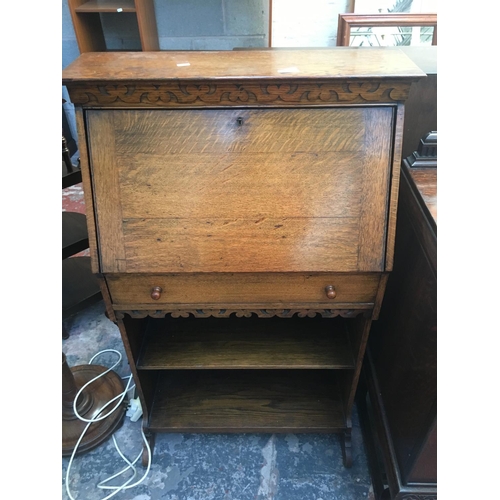 540 - AN OAK LADIES BUREAU WITH ONE DRAWER, TWO SHELVES AND A FALL FRONT