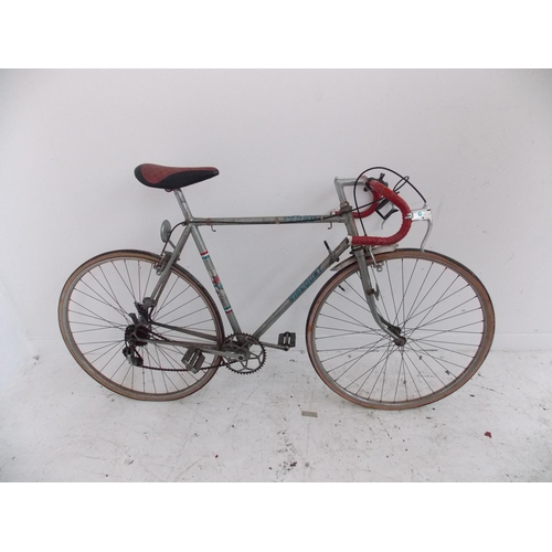 6 - A SILVER VINTAGE VISCOUNT MENS RACING BIKE WITH FIVE SPEED GEAR SYSTEM