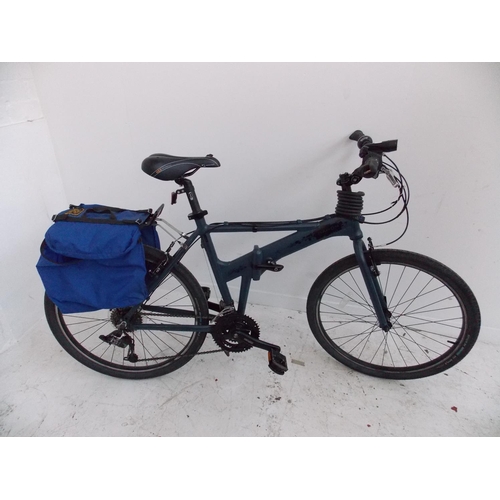 8 - A BLUE DAHON FOLDING TOURING BIKE WITH QUICK RELEASE WHEELS, REAR PANNIERS AND TWENTY FOUR SPEED SRA... 