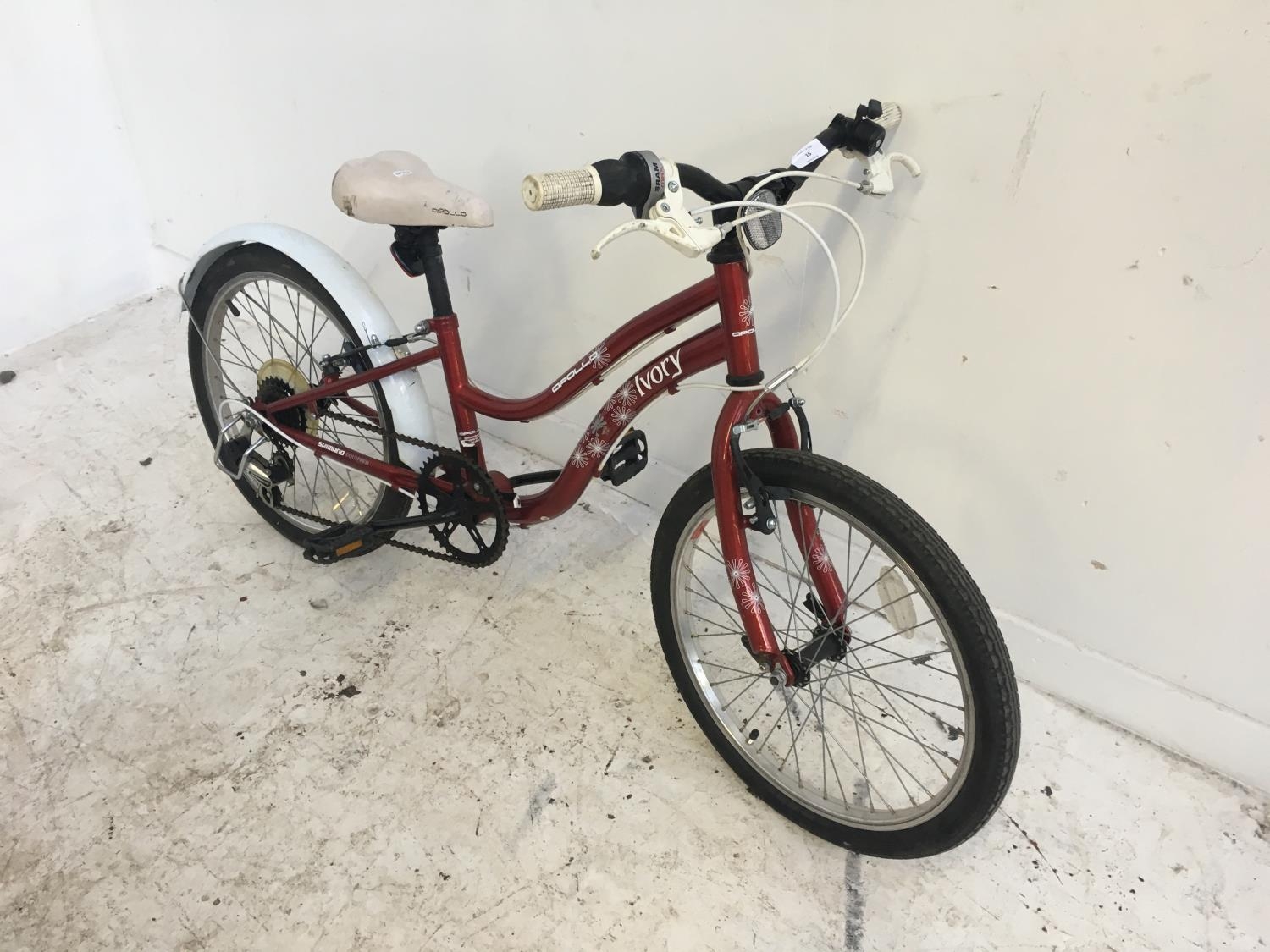 Apollo store ivory bike