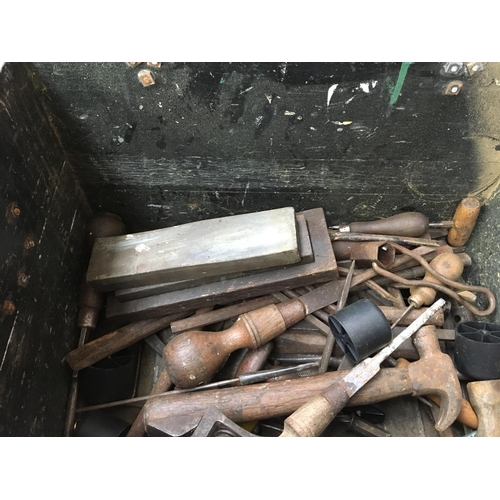 41 - WOODEN TOOL BOX CONTAINING GEDORE 12